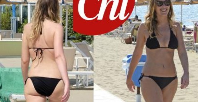 Maria Elena Boschi in bikini al mare, la corona di Miss Parlamento è sua